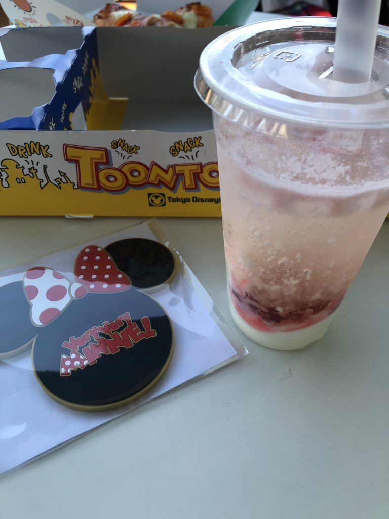 終了 スパークリングタピオカドリンク ストロベリーヨーグルト スーベニアコースター付き Kpdreviews ディズニーパークフードレビュー