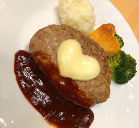 アリスのレストランのハンバーグをお家で お家でパーク飯レシピ大公開 Kpdreviews ディズニーパークフードレビュー アリスのレストランのハンバーグをお家で お家でパーク飯レシピ大公開 Kpdreviews ディズニーパークフードレビュー