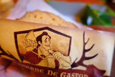 【TDLパークフード】メープル×チーズが絶妙！ラ・タベルヌ・ド・ガストンのフレンチトースト・サンドを紹介♪
